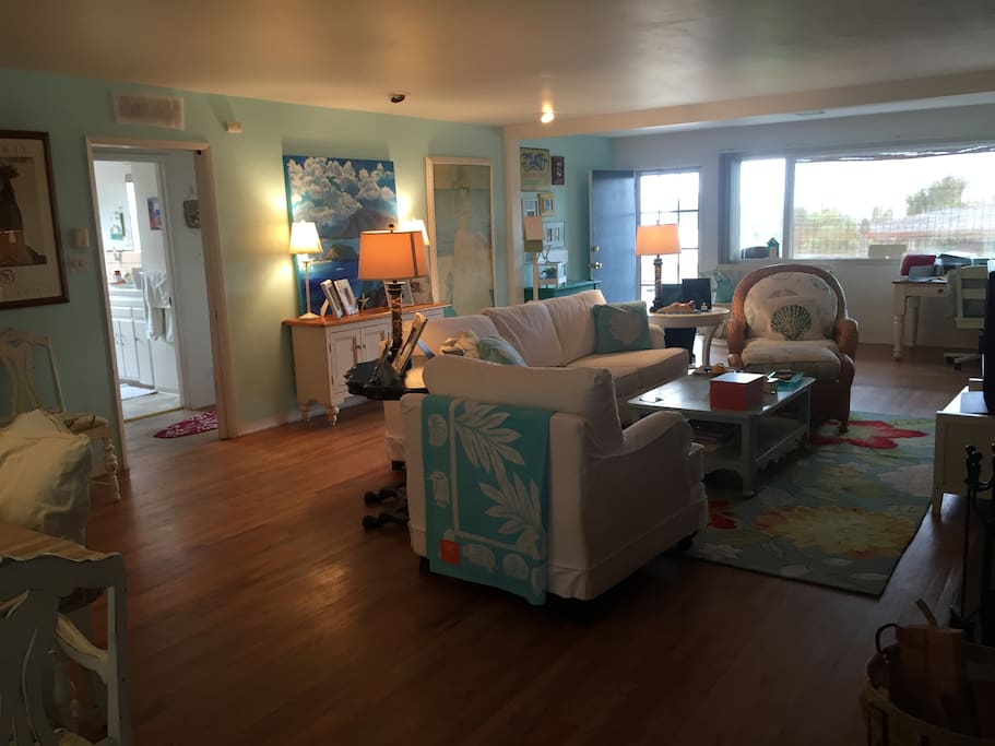 Living room, snuggle in!