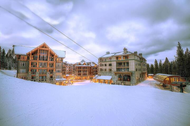 2BR Luxury Ski-In/Ski-Out Villa - Northstar Resort