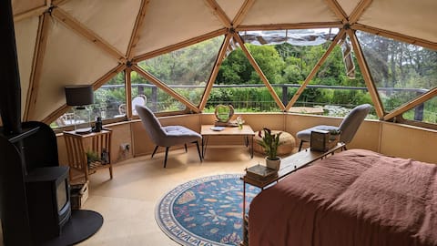 Top Airbnb: Wolf Valley- 'The Coracle' geodesic dome ~pondside in Mortehoe