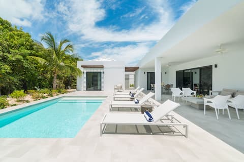 Tradewinds Villa Modern 3 Bedroom Villa Minutes fr