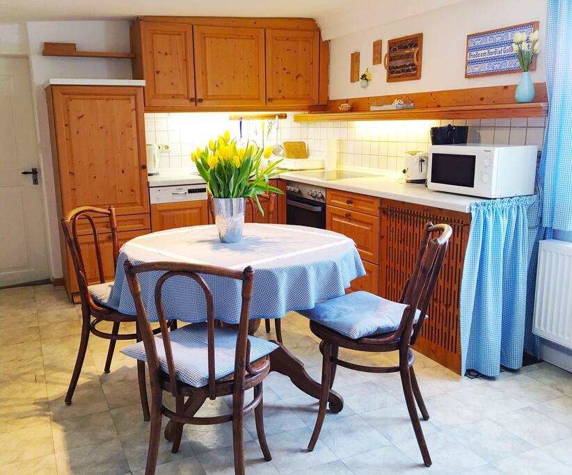 The kitchen is fully kitted out, with dishwasher, microwave,... everything you need to make yourself at home