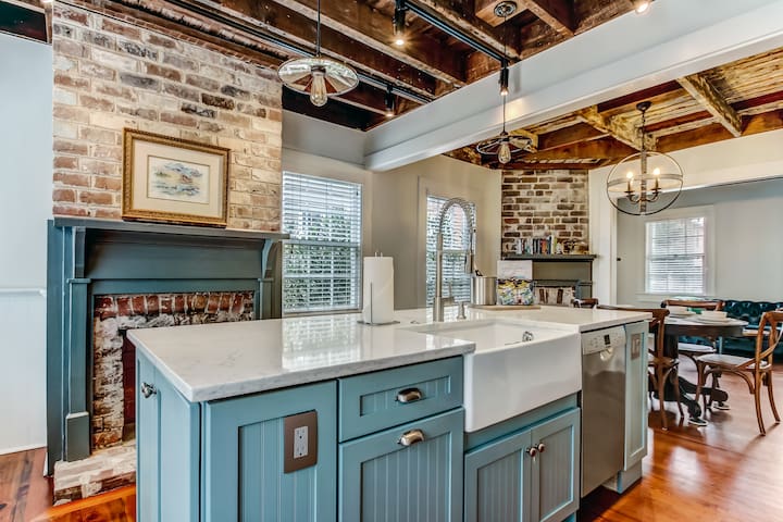 Perfectly Renovated Historic Downtown Home