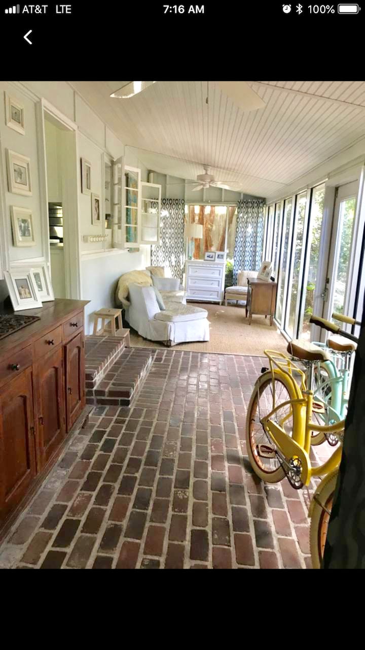 1947 Beach House 3BR/3Ba in Pass Christian. No Tv Houses for Rent in