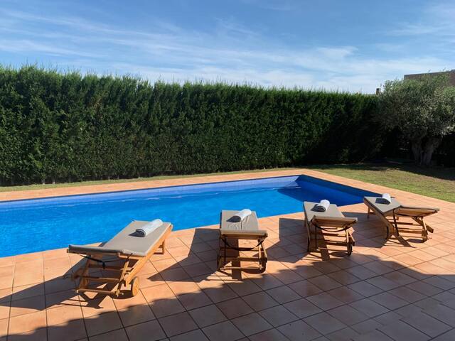 Espectacular Casa con Piscina en Golf Peralada gallery image 5