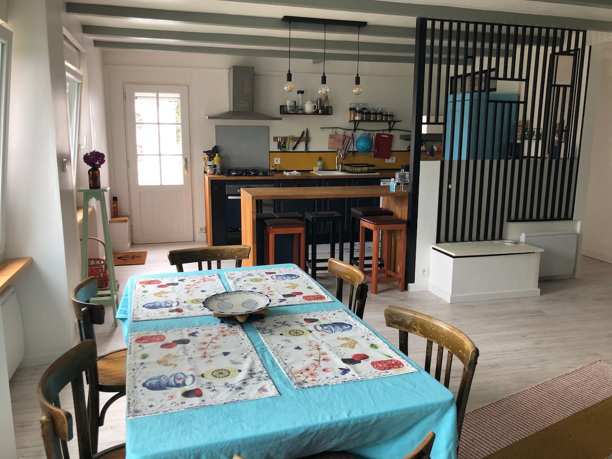 Successful Airbnb property: Lovely 2-bedroom flat with balcony and garden in Le Palais