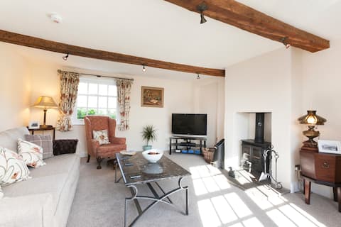 Top Airbnb: Country Farm Annexe Award Winning B&B in Bassetlaw