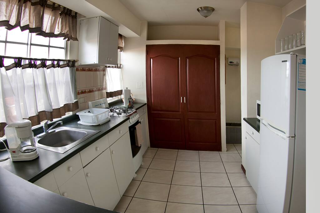 Cocina completamente equipada