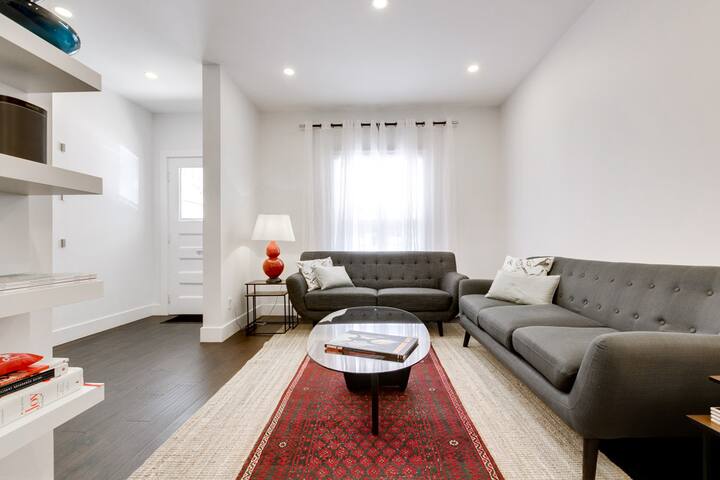 Spacious house in Leslieville gallery image 2
