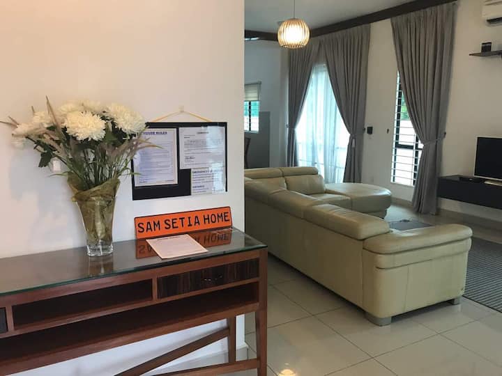 BEST CHOICE stay near SETIA ALAM CONVENTION CENTER