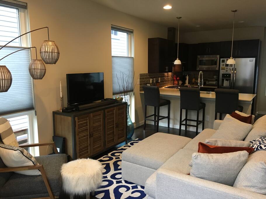 Living space/kitchen