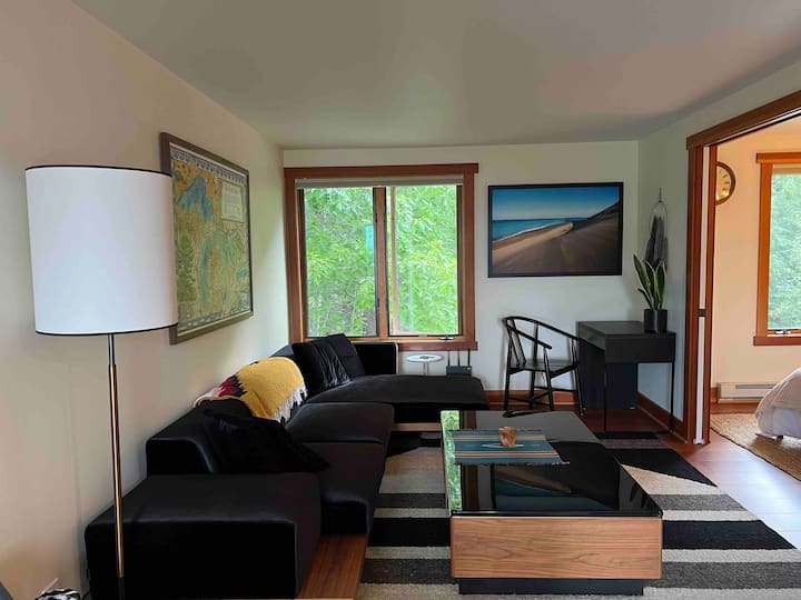 Quiet Home W/ Lake Michigan View & Steps From Town - Glen Arbor, MI