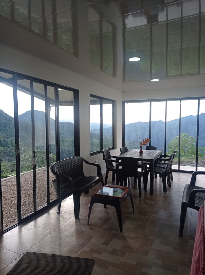 Cabaña. Hermosa Vista.  La Vega, Cerca A  Bogotá - La Vega