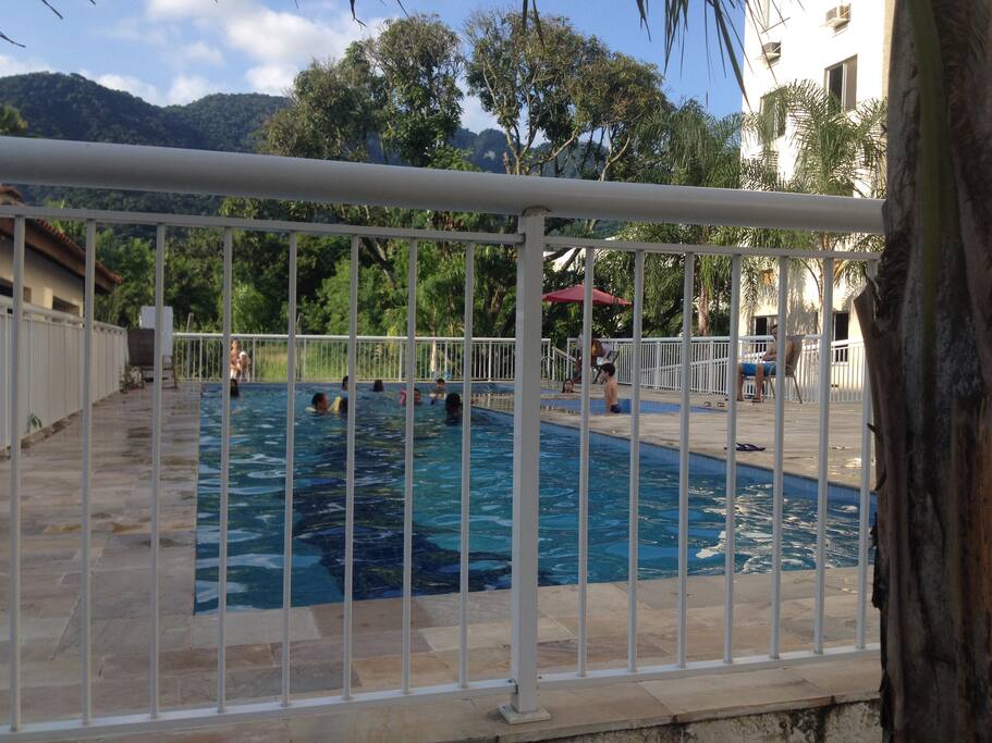 Piscina na área comum do Condomínio