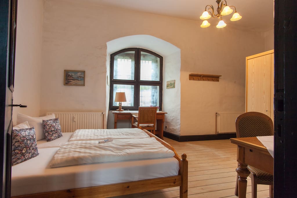Burgzimmer im Torhaus der Schaumburg