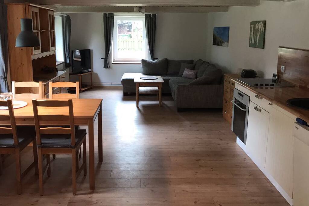 Wohnzimmer mit Küchenzeile