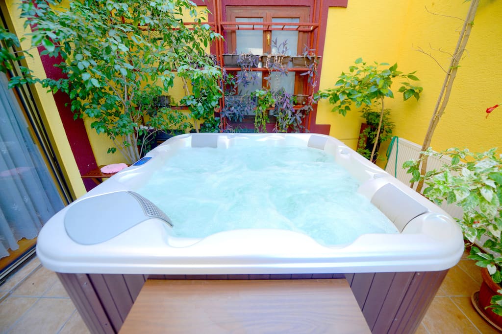 Daisy Apartment - Terrace with Jacuzzi