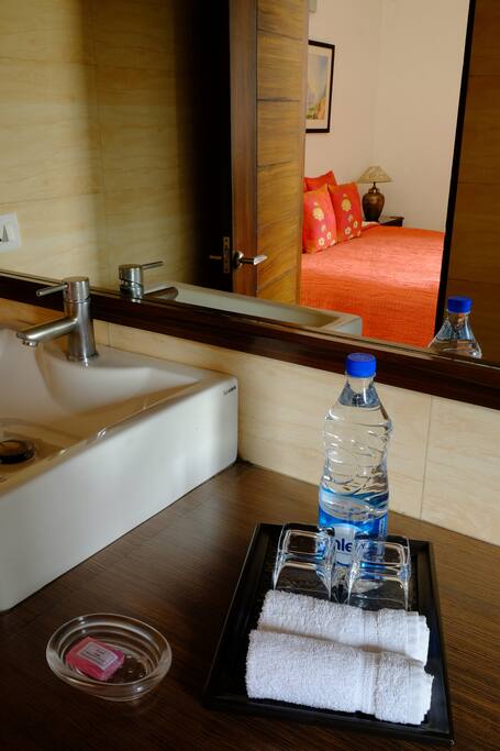 Room 4 - Bathroom