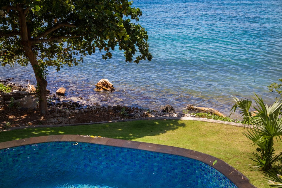 Villa Makara, a bamboo beach house facing Lombok, Abang, Bali, Indonesia, photo 8 of 10