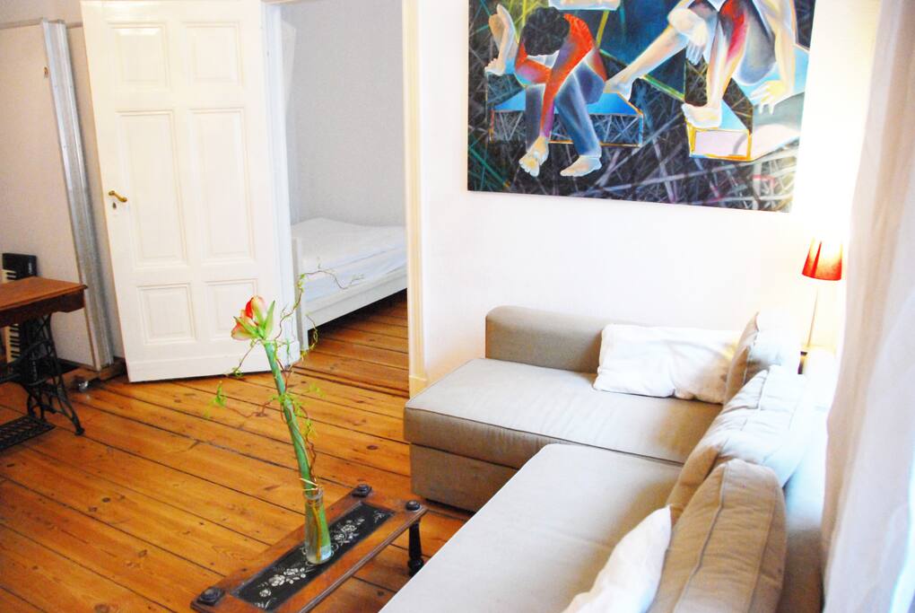 LIVINGROOM