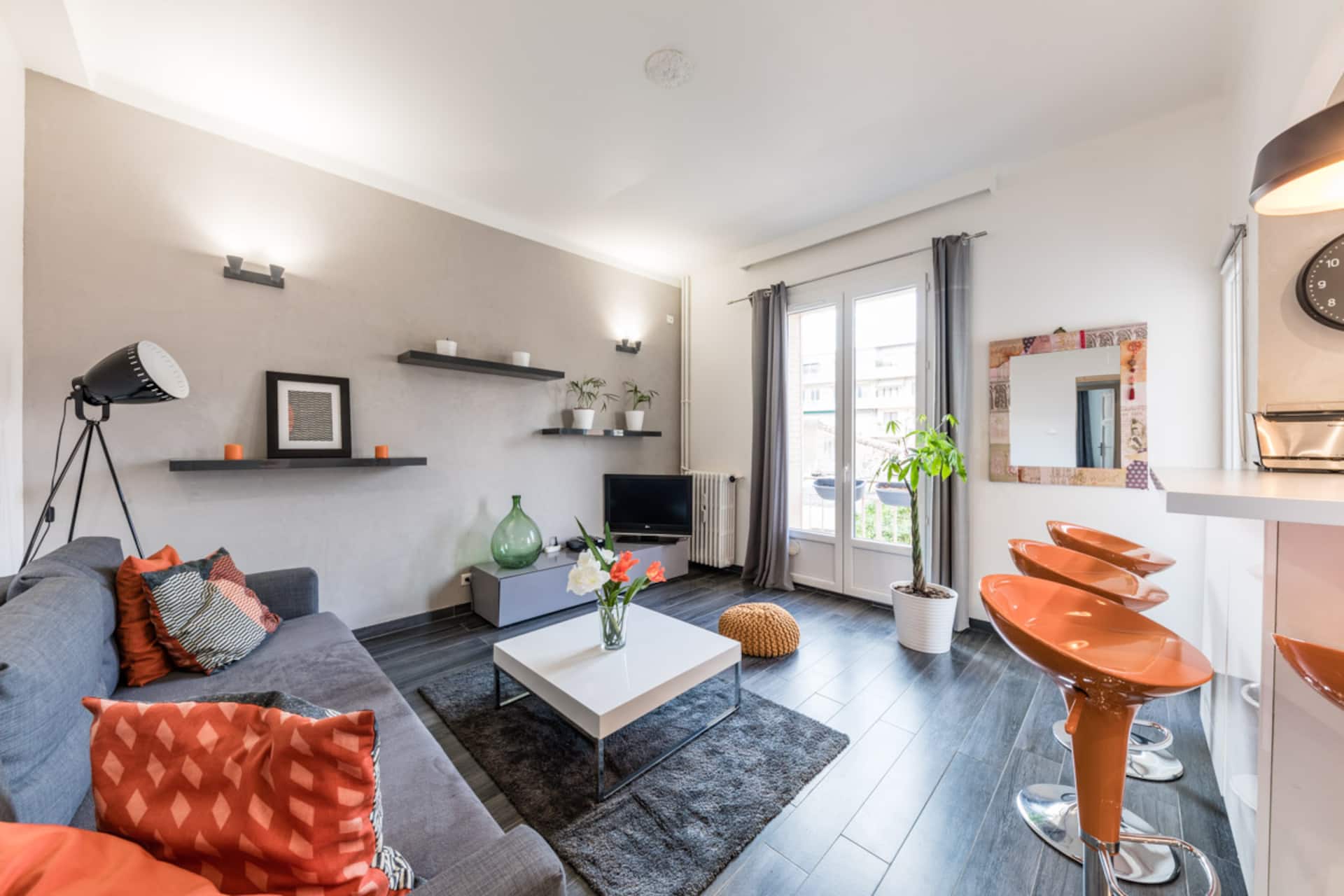 Two-room apartment near Chanot, stadium, St Joseph hospital, beaches