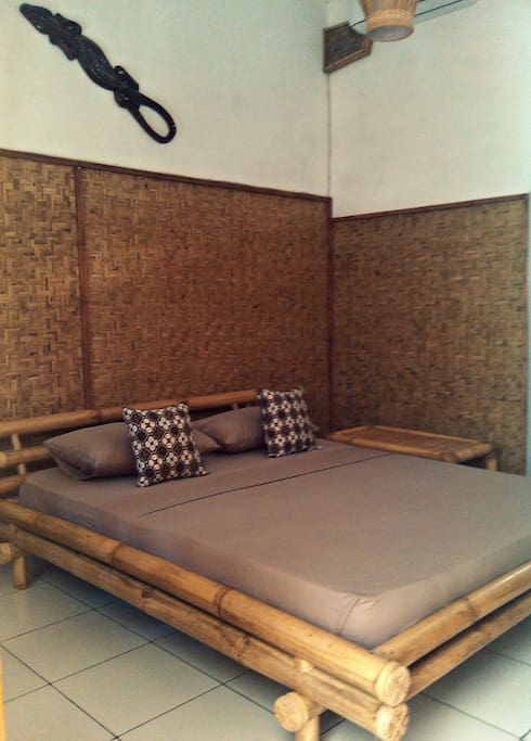 Studio room in Gili Trawangan: Mama J's Cinammon Studio / BEDROOM: equipped with AC and fan.