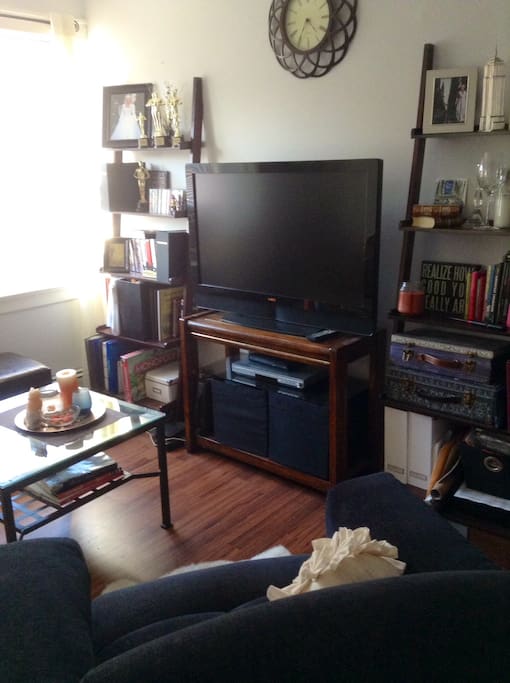 Cable: 250 plus channels