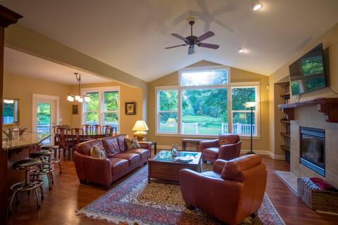 30% Off: Secluded 3 Acre Retreat-Sauna-Soaking Tub