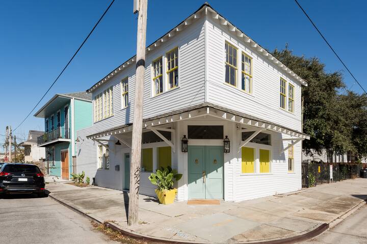 Le Hibou Blanc-Fabulous 4 Bath Historic Bakery