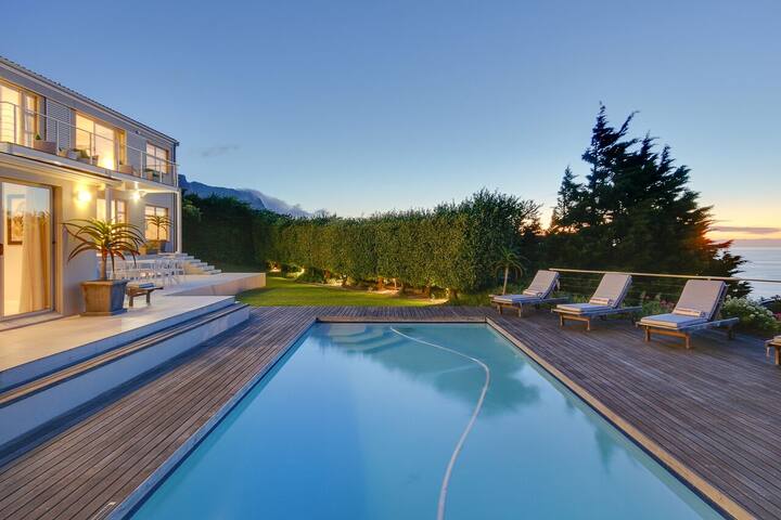 Amber Place ~ Majestic mountain and ocean views gallery image 2