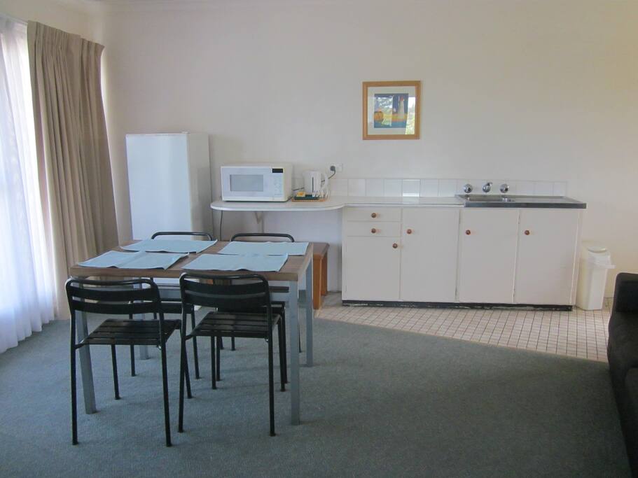 Family room Kitchenett