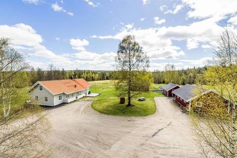 Cozy house in rural surroundings