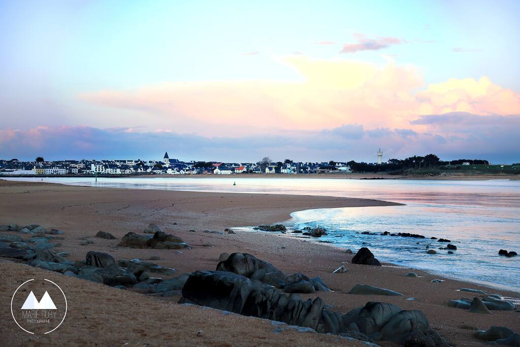 Plage et commerces à 200m de la location