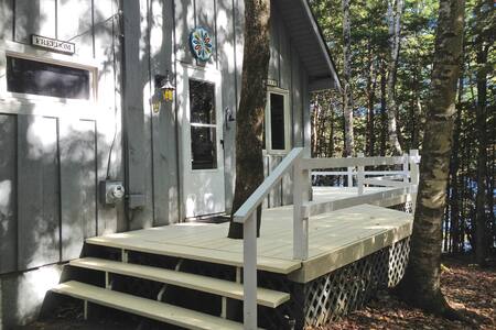 Cozy Lakefront Cabin in Freedom, ME