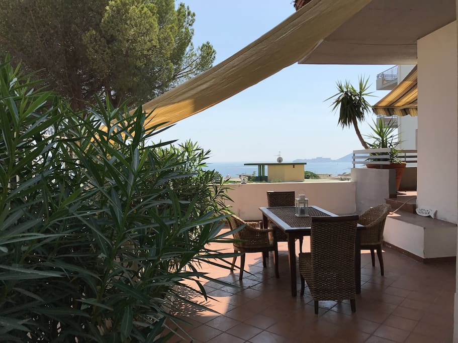 Potrete mangiare in terrazza difronte ad un panorama incredibile