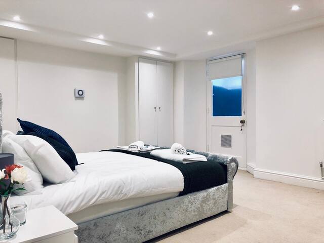 Cozy 5 bedroom flat in Marylebone central London gallery image 5