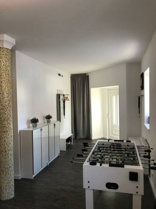 Eingangsbereich mit Garderobe und Schränken