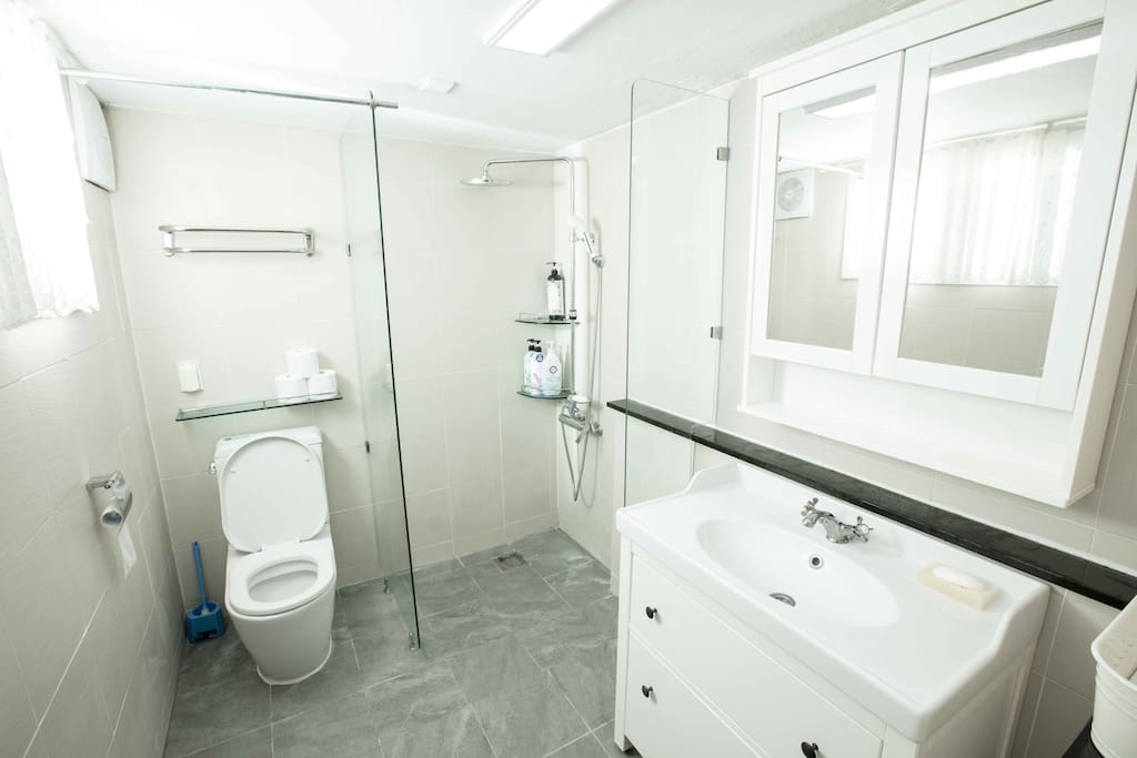main Bathroon