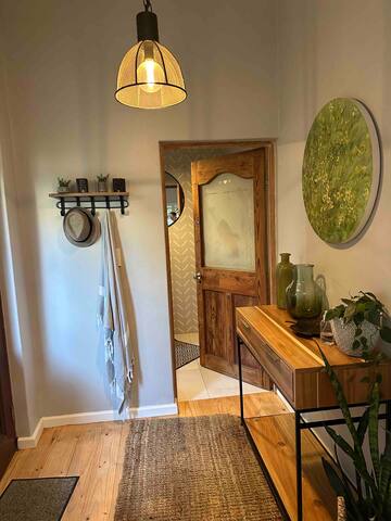 Family home in the City! gallery image 4