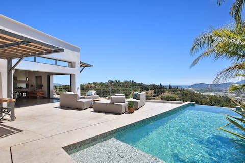 Luxury villa with sea view over Cannes and Mougins