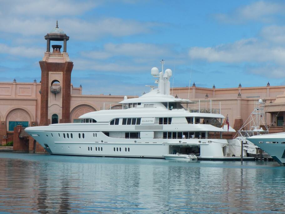 Megayachts at Atlantis