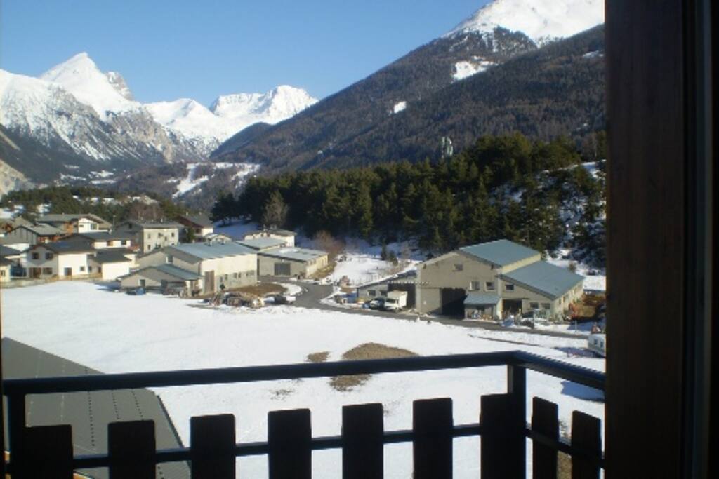 bas du village vu du balcon exposé Est