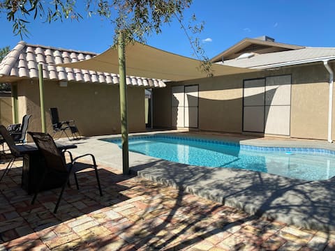 2-Homes @ McKenzie/Pool/Hot Tub/Boat/Toy Parking