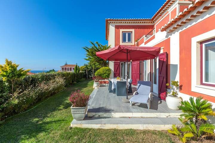 Charming Villa in Praia das Maçãs gallery image 2