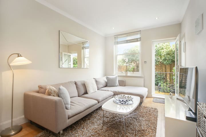 Stunning 2 Bedroom London Apartment With Garden - Fulham