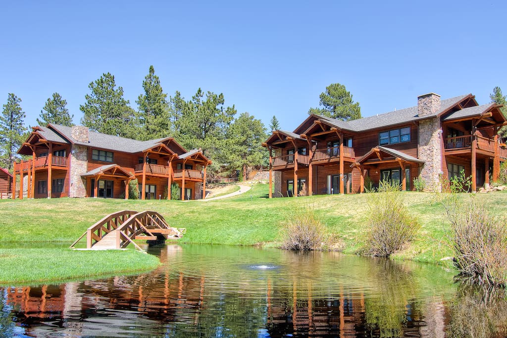 Building,Cottage,Countryside,Outdoors,Hotel