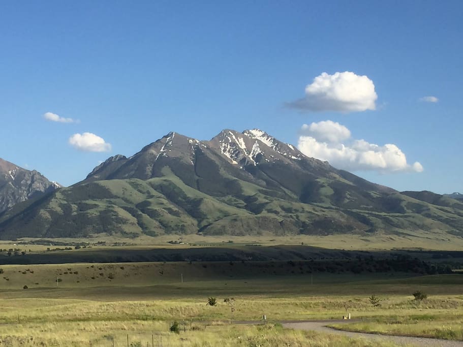 It is summer at Paradise Valley..
Please, a room with a view...