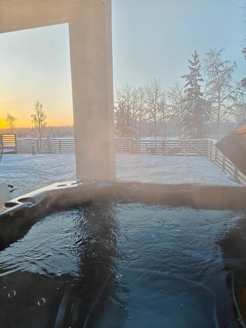 A luxury house  with view to the lake, a hottube