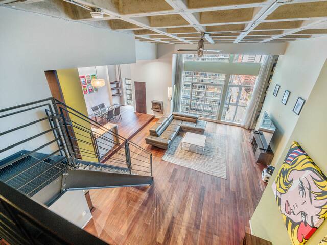 Huge 2 Storey Loft W designer furniture and art gallery image 3