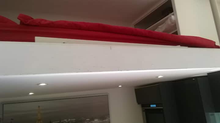 บริเวณที่นอนลอยฟ้า