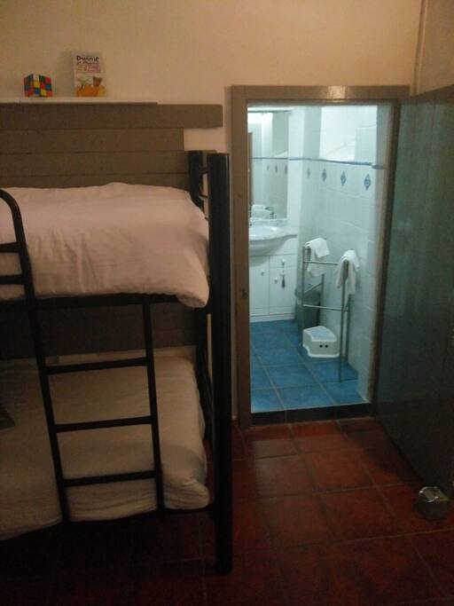 Bunk bed / Bathroom Corvo